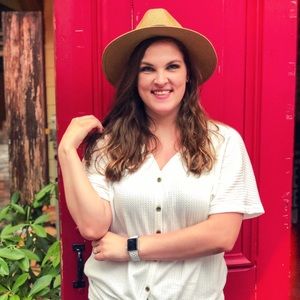 Meet your Posher, Hillary